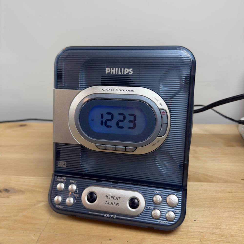 Philips AJ3977 CD Clock Radio Blue Silver Dual Alarm AM FM Y2K Retro AJ3977/37